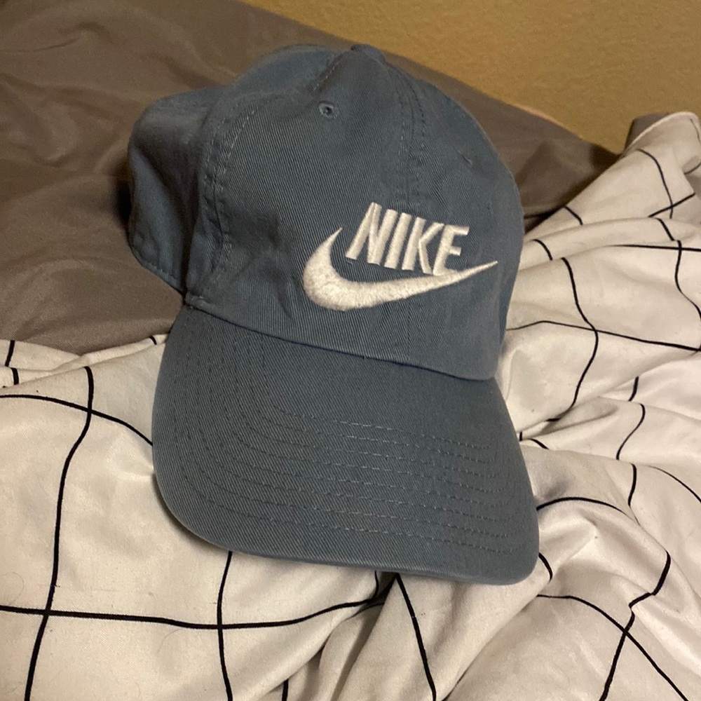 Nike size 1 heritage 86 adjustable baseball cap light blue